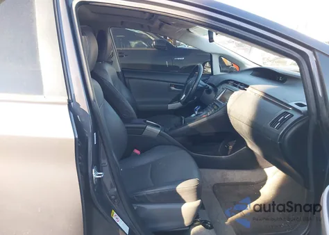 2013 Toyota Prius Four z USA, uszkodzony, nr VIN JTDKN3DU5D5605083